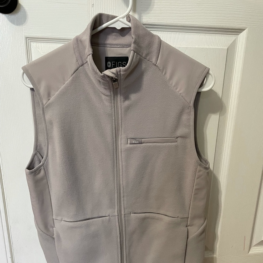Figs on shift women’s fleece vest